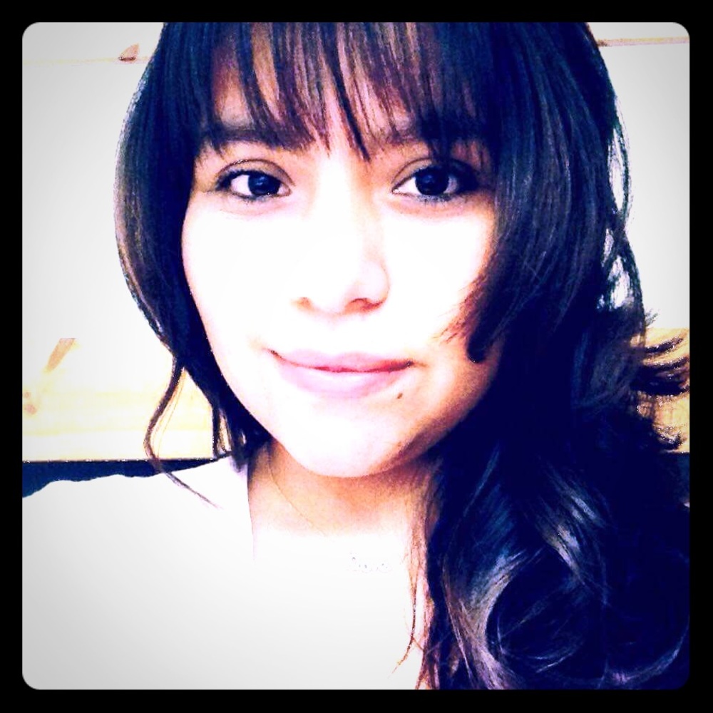 Meet your Posher, Cinthia